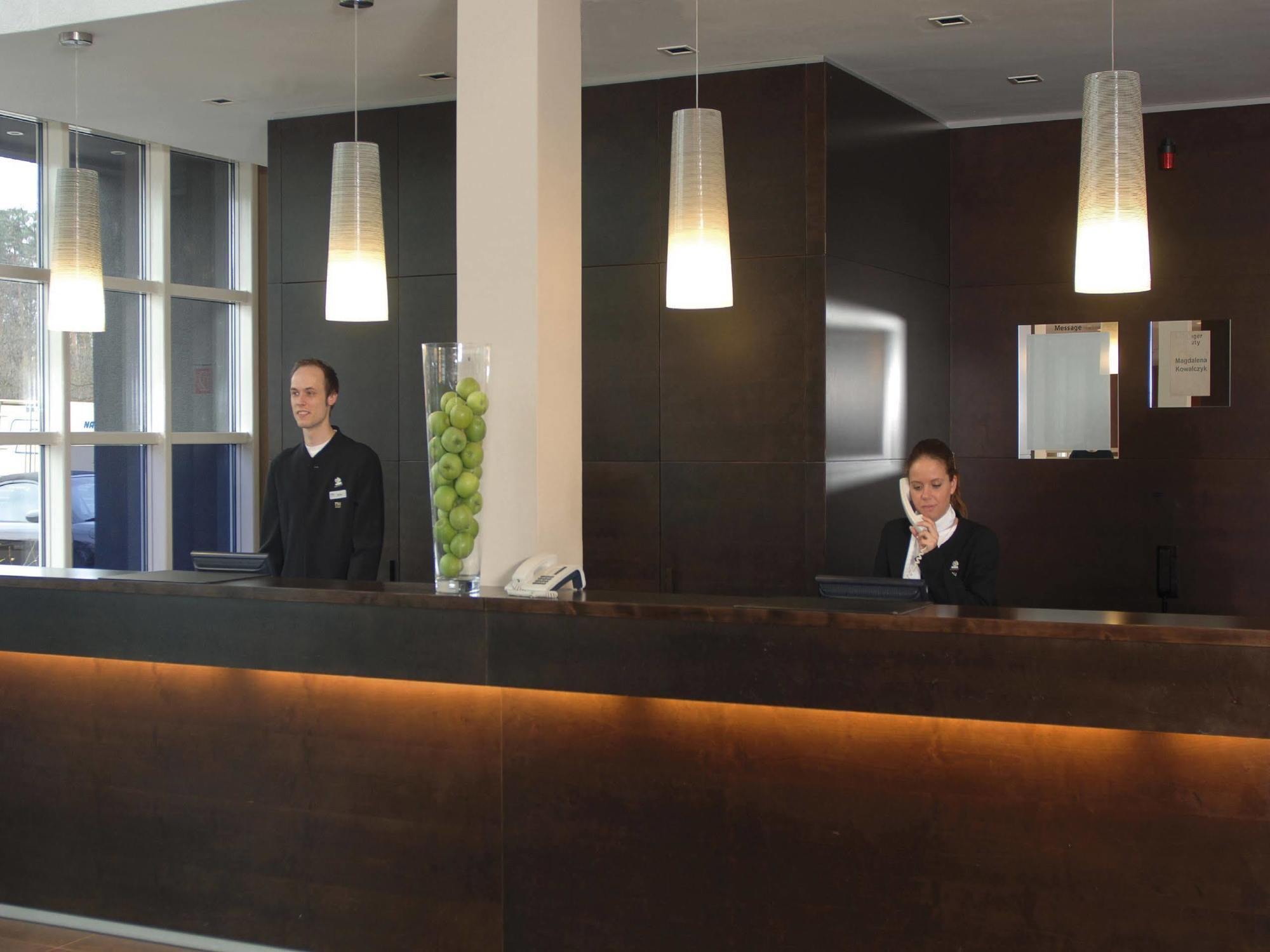 Nh Frankfurt Airport Hotel Kelsterbach Dalaman gambar